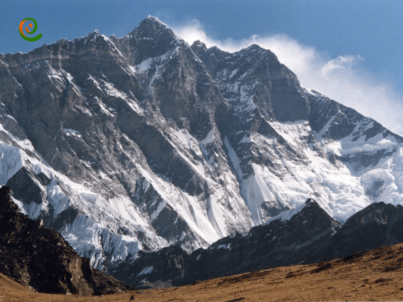 عکس قله لوتسه و مسیر صعود به قله لوتسه در وب سایت دکوول ارائه شده است.